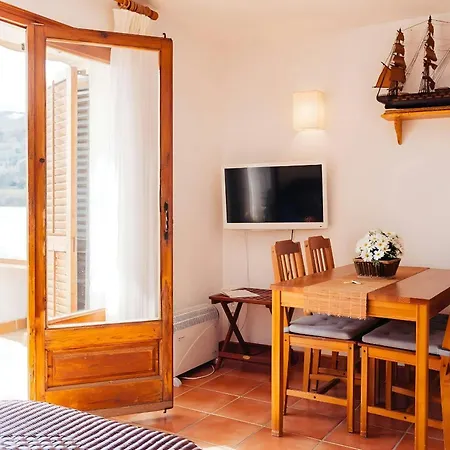 Beach 2 - Terrace Penthouse On The Beach Apartment Tamariu